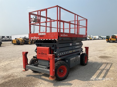 2007 Skyjack SJ7135 4x4 Dual Fuel Scissor Lift