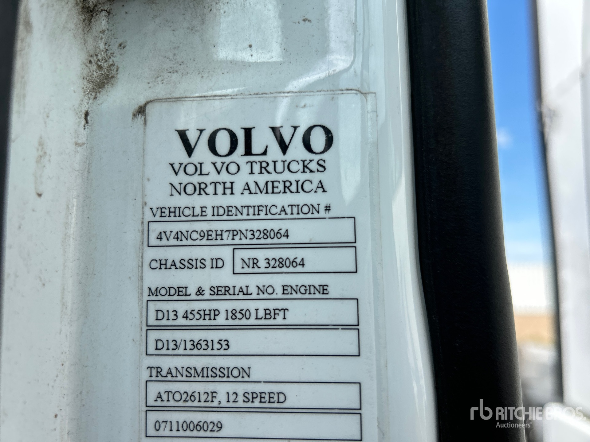 2023 Volvo VNL760 6x4 T/A Sleeper Truck Tractor