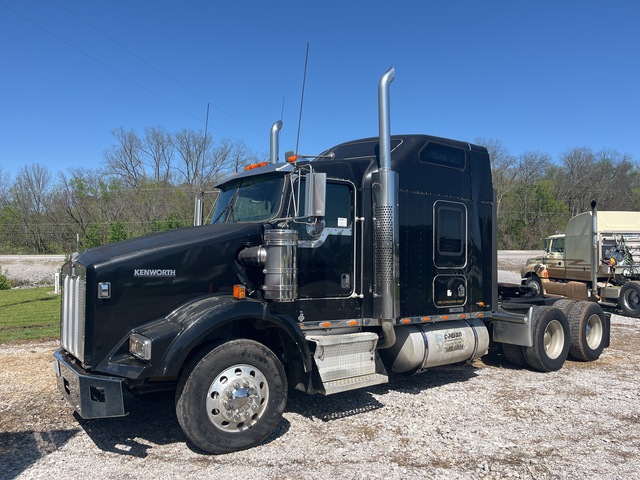 2005 Kenworth T800 6x4 T/A Sleeper Truck Tractor