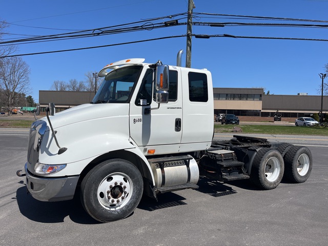 2007 International 8600 6x4 T/A Sleeper Truck Tractor