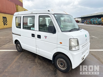 2010 年 Mazda SCRUM Minivan