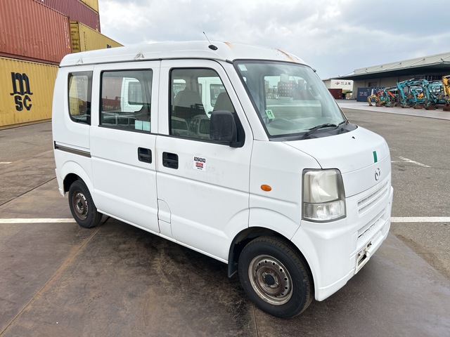 2010 年 Mazda SCRUM Minivan