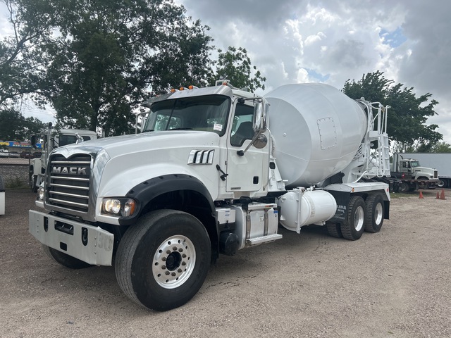 2022 Mack GR64F 6x4 Mixer Truck 2022 Mack GR64F 6x4 Mixer Truck