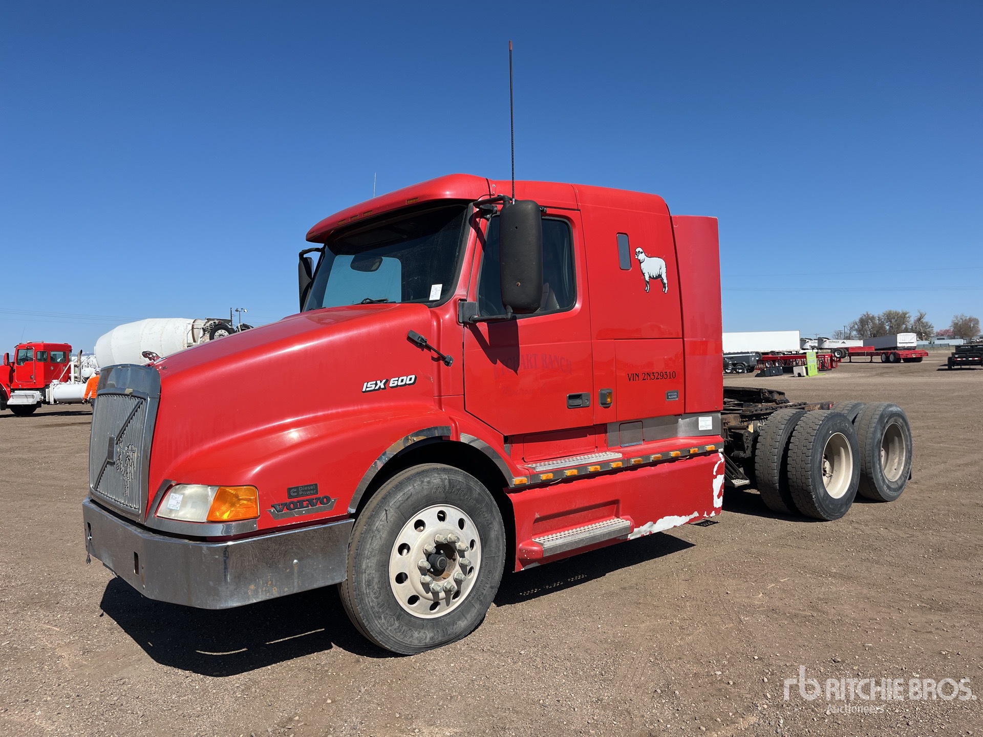 2002 Volvo VNL 6x4 Tracteur routier couchette