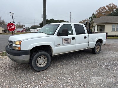 2005 Chevrolet Silverado 2500 4x4 Crew Cab Pickup