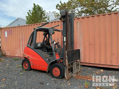 Linde H40D 7240 lb Pneumatic Tire رافعة شوكية (Inoperable)