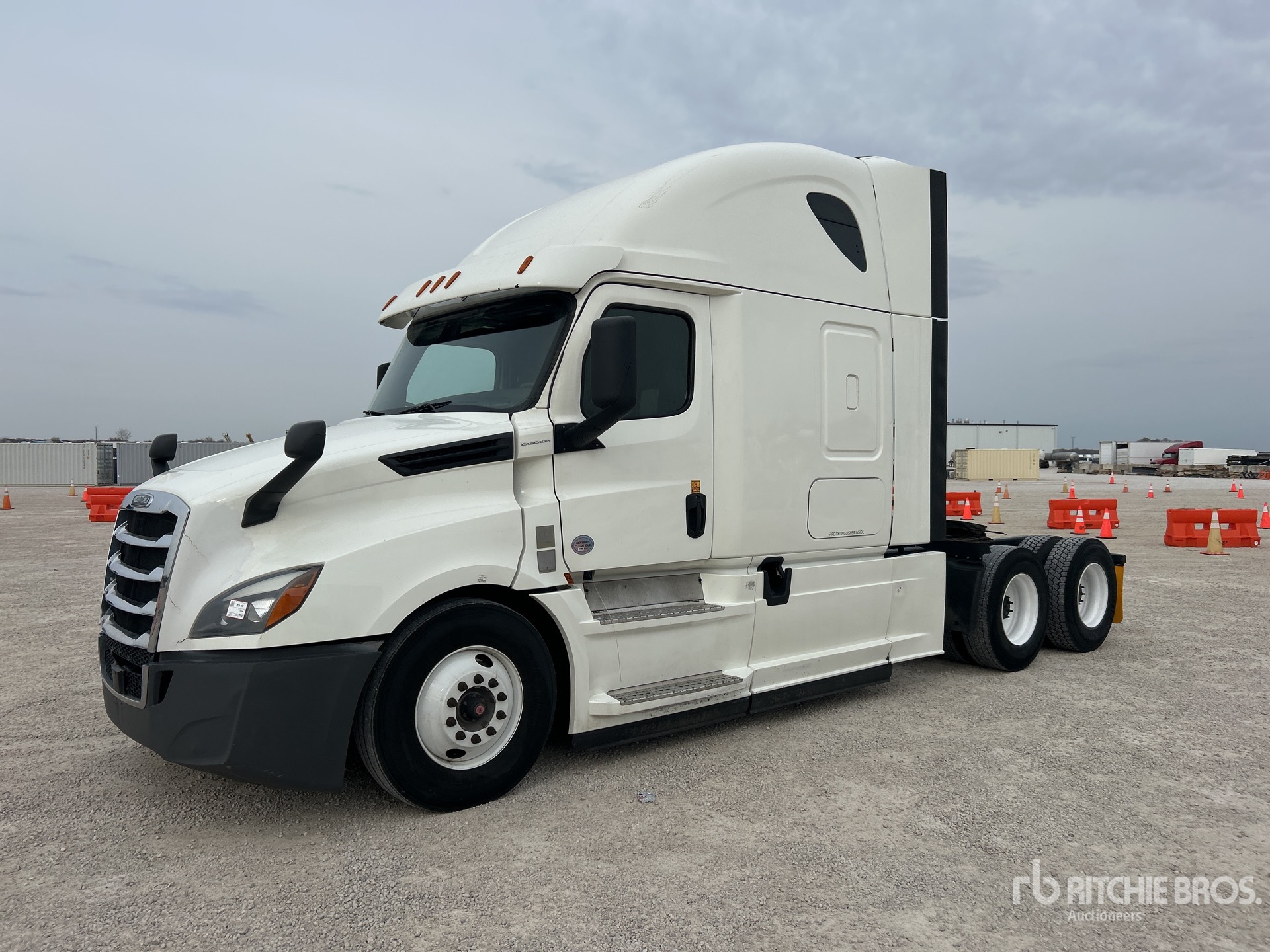 2020 Freightliner Cascadia 126 6x4 T/A Sleeper Truck Tractor