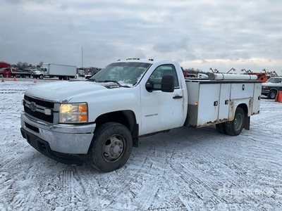 2011 Chevrolet Silverado 3500HD 4x4 Utility Truck