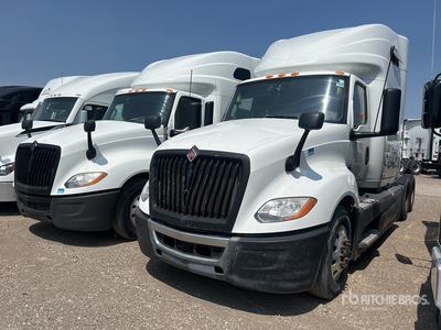 2019 International LT625 6x4 Cabina con cuccetta per trattore stradale (Inoperable)