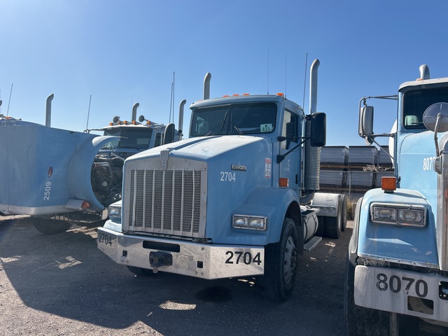 2006 Kenworth T800 6x4 T/A Day Cab Truck Tractor