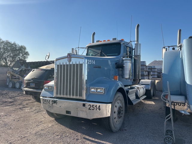 2007 Kenworth W900B 6x4 T/A Day Cab Truck Tractor