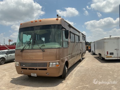 2005 National Dolphin Series M-6376LX キャンピングカー (Inoperable)