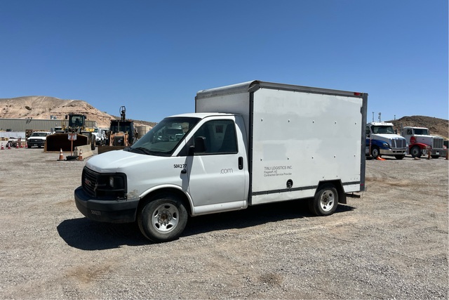 2014 GMC Savana G3500 4x2 Van Truck