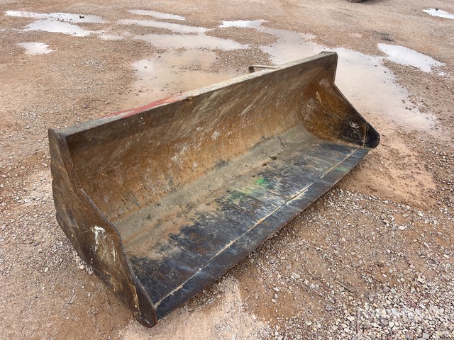 2200 mm Godet Bucket | Ritchie Bros. Auctioneers