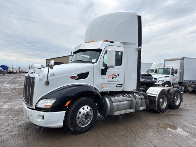 2014 Peterbilt 579 6x4 T/A Day Cab Truck Tractor