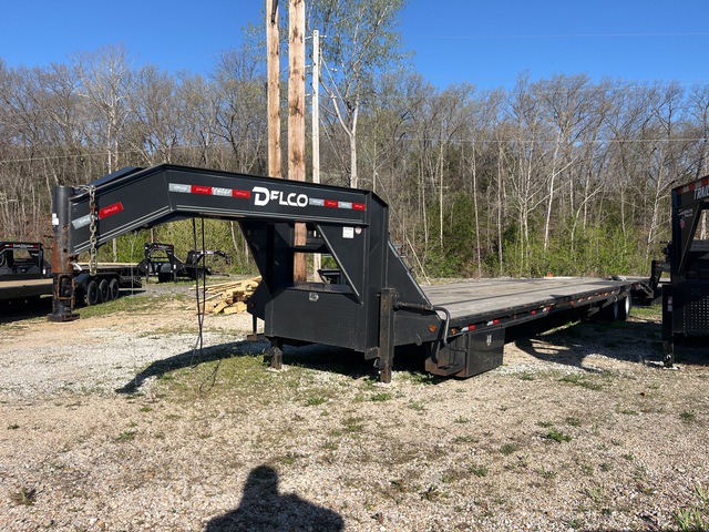 2023 Delco 40 ft T/A Gooseneck Equipment Trailer