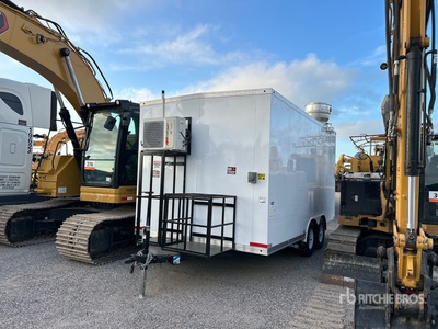 2024 Rollin Kitchens 16 ft T/A Remolque de Comida