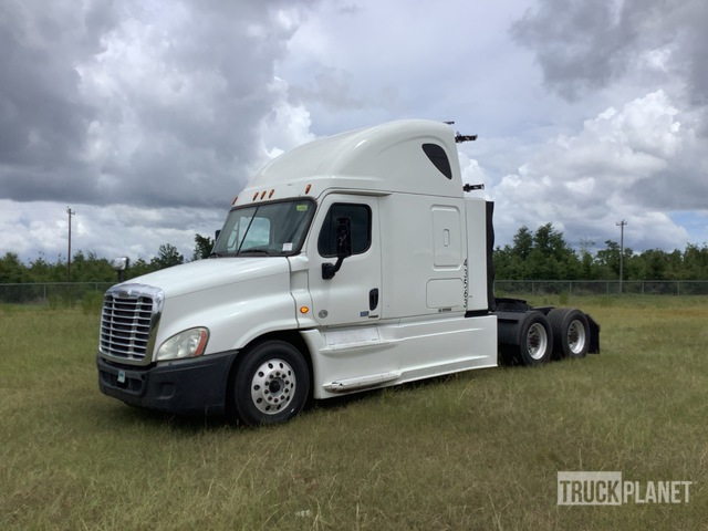 CAMIóN CAMAROTE 2016 FREIGHTLINER