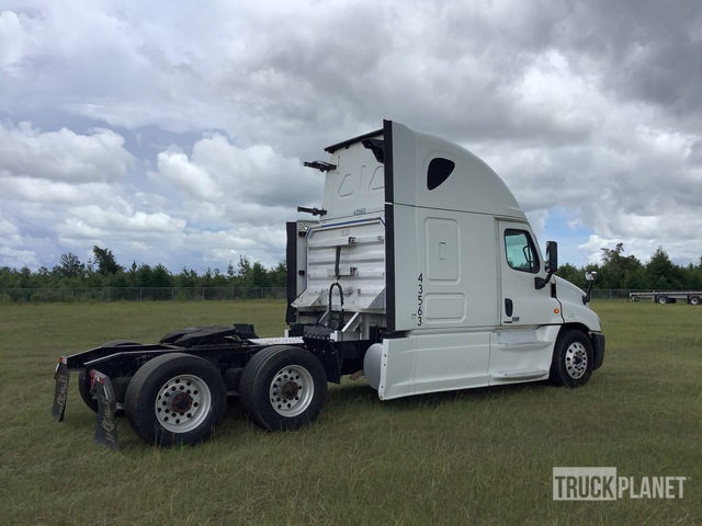 CAMIóN CAMAROTE 2016 FREIGHTLINER