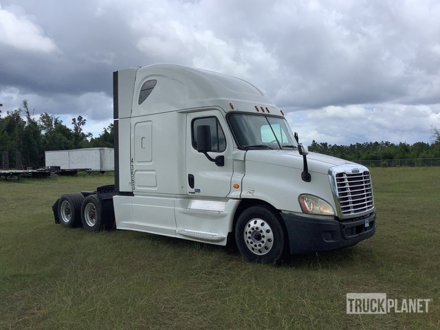CAMIóN CAMAROTE 2016 FREIGHTLINER