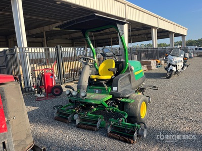 John Deere 8800 Ride-On Fairway Tondeuse à gazon (Inoperable)