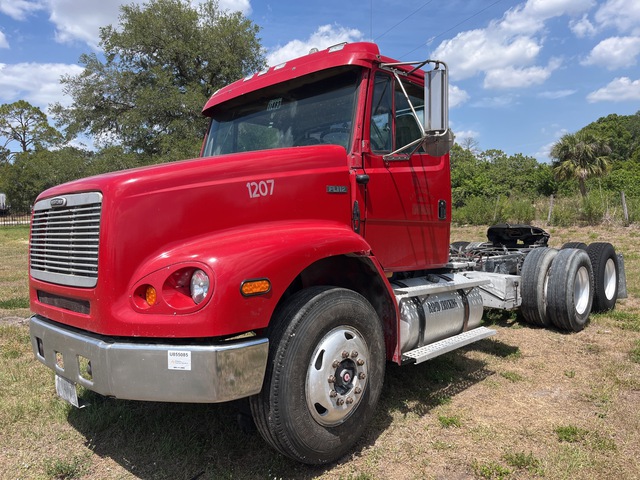 2000 Freightliner FL 112 6x4 T/A Day Cab Truck Tractor (Inoperable)