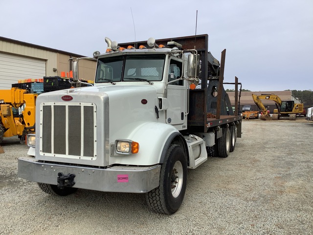 2015 Palfinger M13A71 9656 lb Knuckle Boom on 2017 Peterbilt 365 8x4 Boom Truck