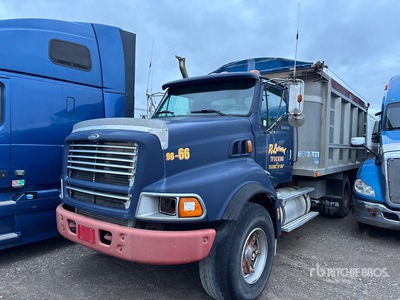 1998 Ford LT9522 6x4 を見 Dump Truck (Inoperable)