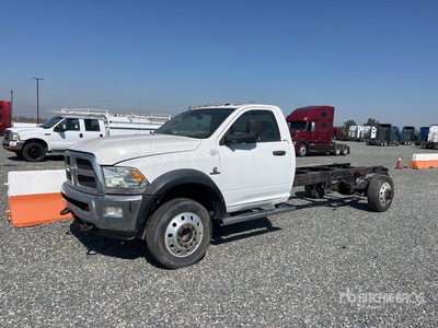 2016 Ram 5500 4x2 を見 Cab and Chassis (Inoperable)