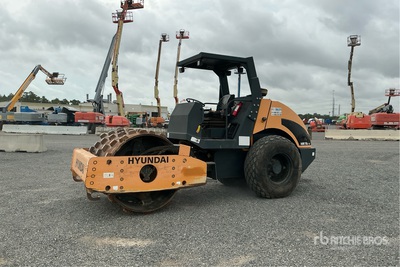 2015 Hyundai HR70C-9 SD Padfoot Drum Compactor