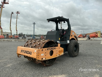 2015 Hyundai HR70C-9 SD Compactador Pata de Cabra