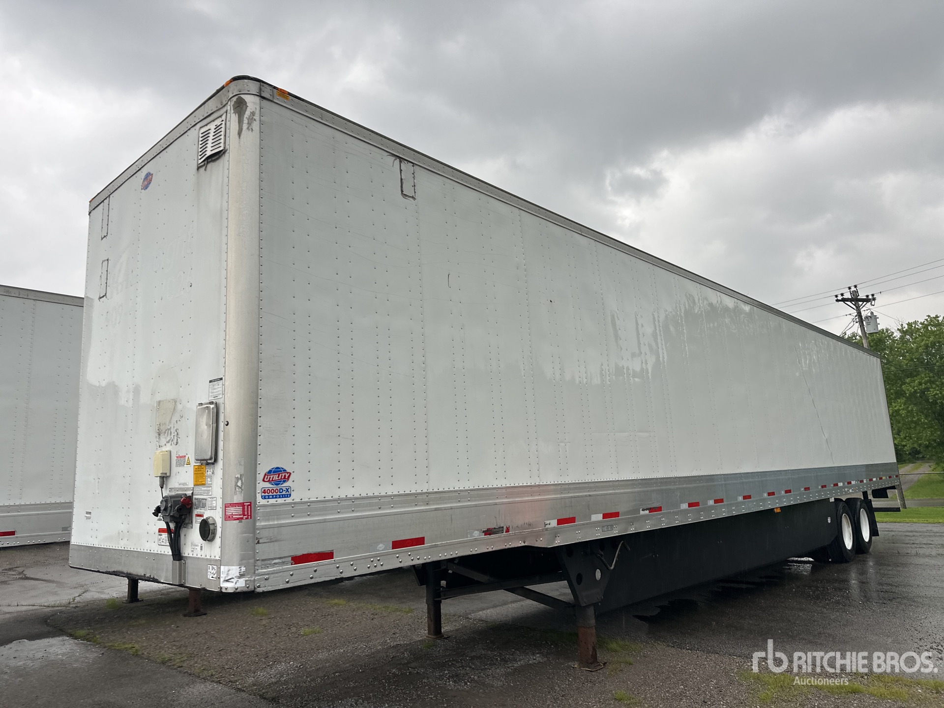 2023 Utility VS2DX 53 ft x 102 in T/A Van Trailer