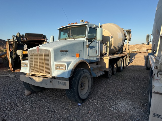 2002 Kenworth W900 12x4 Mixer Truck 2002 Kenworth W900 12x4 Mixer Truck