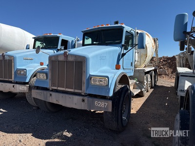 2005 Kenworth W900 12x4 Mixer Truck