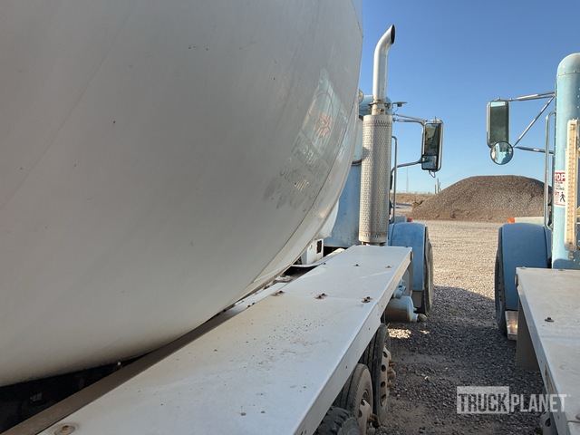 CAMIóN REVOLVEDOR 2006 PETERBILT MCNEILUS 11 CYD