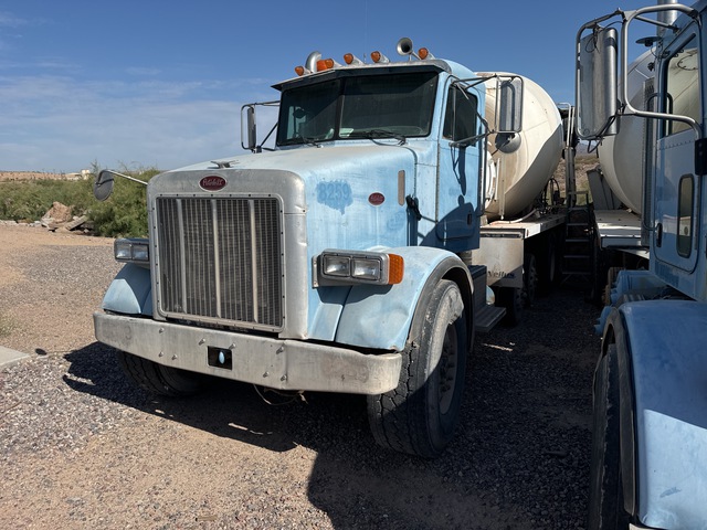2002 Peterbilt 357 12x4 Mixer Truck 2002 Peterbilt 357 12x4 Mixer Truck
