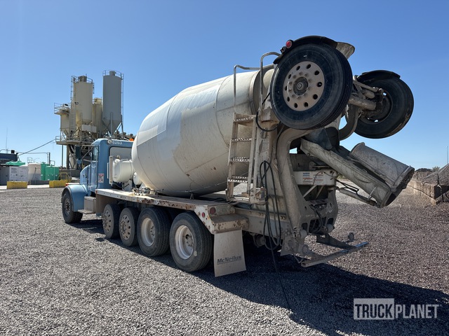 CAMIóN REVOLVEDOR 2002 PETERBILT MCNEILUS 12 CYD