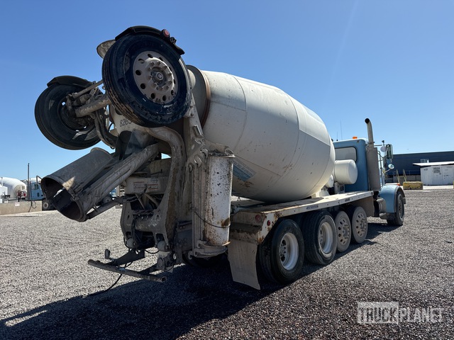 CAMIóN REVOLVEDOR 2002 PETERBILT MCNEILUS 12 CYD