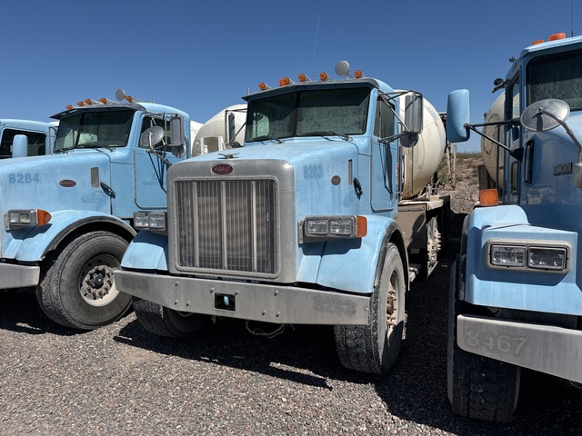 2005 Peterbilt 357 12x4 Mixer Truck 2005 Peterbilt 357 12x4 Mixer Truck