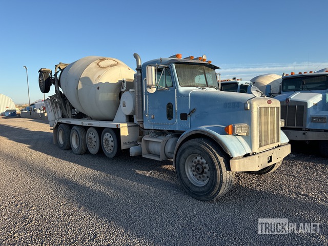 CAMIóN REVOLVEDOR 2004 PETERBILT MCNEILUS 12 CYD