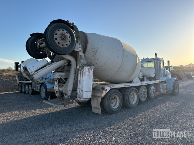 CAMIóN REVOLVEDOR 2004 PETERBILT MCNEILUS 12 CYD