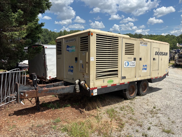 Doosan HP1600WCU-T4I 1600 cfm Mobile Air Compressor