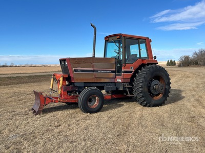 International 5288 2WD Tractor