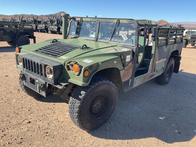 2006 AM General M1152 HMMWV 2 Door w/Truck Body