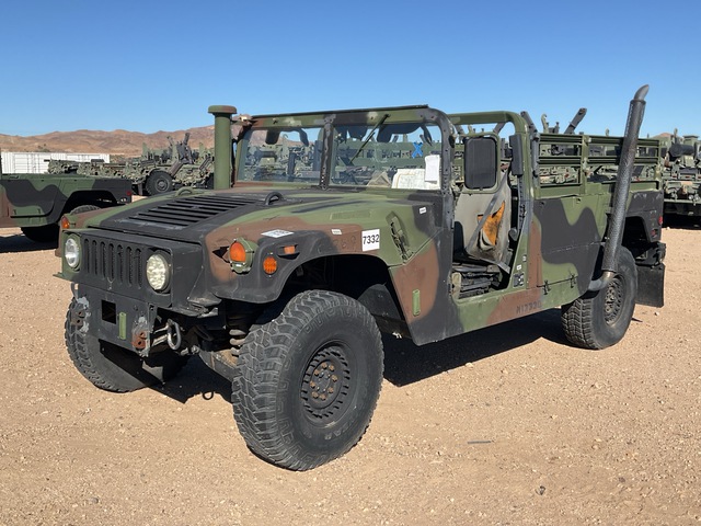 AM General M1152 HMMWV 2 Door w/Truck Body