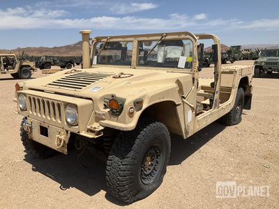 2006 AM General M1152 HMMWV 2 Door w/Truck Body