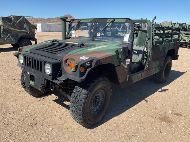 2006 AM General M1152 HMMWV 2 Door w/Truck Body 2006 AM General M1152 HMMWV 2 Door w/Truck Body