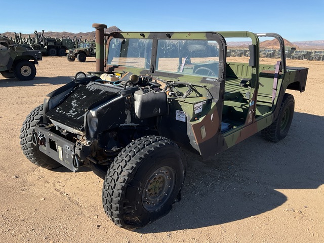 AM General M1123 HMMWV 4 Door w/Truck Body AM General M1123 HMMWV 4 Door w/Truck Body