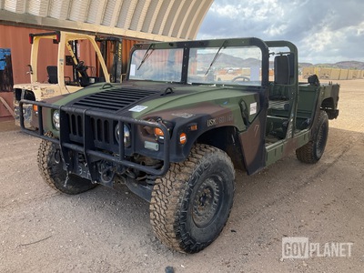 2000 AM General M1035A2 HMMWV 4 Door w/Truck Body