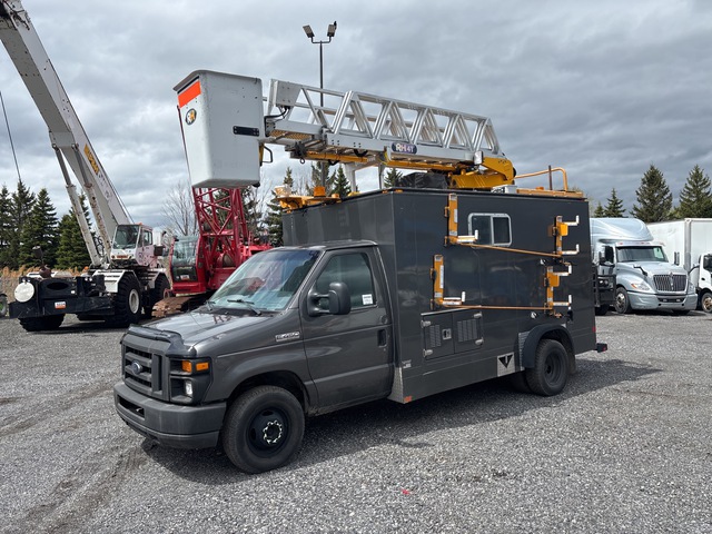 RH41 on 2010 Ford E-450 Super Duty 4x2 Bucket Truck